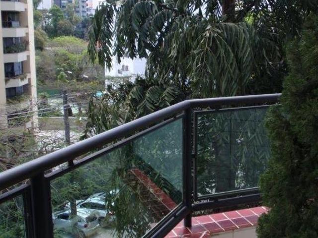 APARTAMENTO À VENDA 3 QUARTOS NO MORUMBI