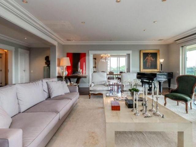 APARTAMENTO À VENDA 471M² COM 4 SUÍTES E 5 VAGAS NO IBIRAPUERA