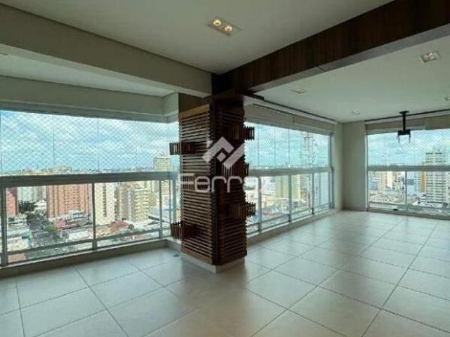 Apartamento/COBERTURA à venda Centro de Uberlândia com 4 suítes, 4 vagas e lazer completo