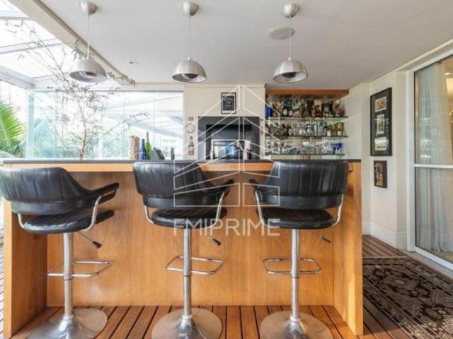 APARTAMENTO À VENDA, 4 QUARTOS 3 SUITES 213 M2 NA VILA ROMANA