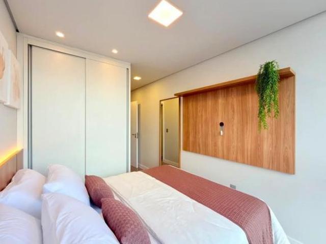 APARTAMENTO À VENDA