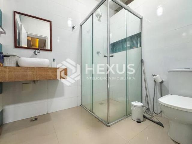 Apartamento a 2 quadras da praia na Enseada, Guarujá