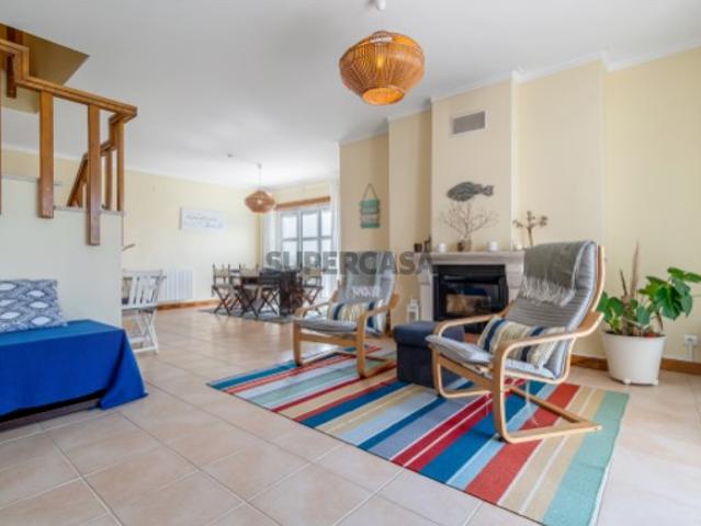 Apartamento a 400 metros da praia, com excelente exposição solar