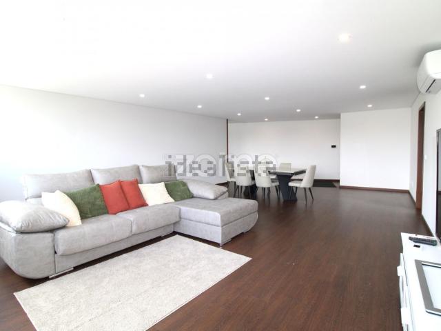 Apartamento, Golães