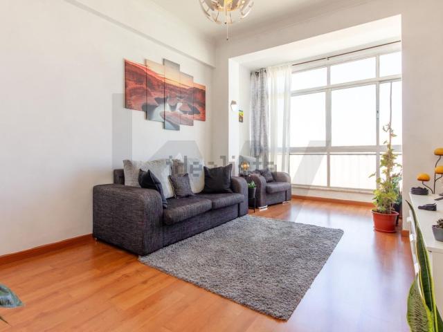 Apartamento, Águas Livres