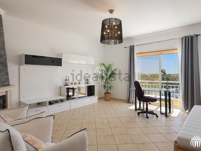 Apartamento, Almancil