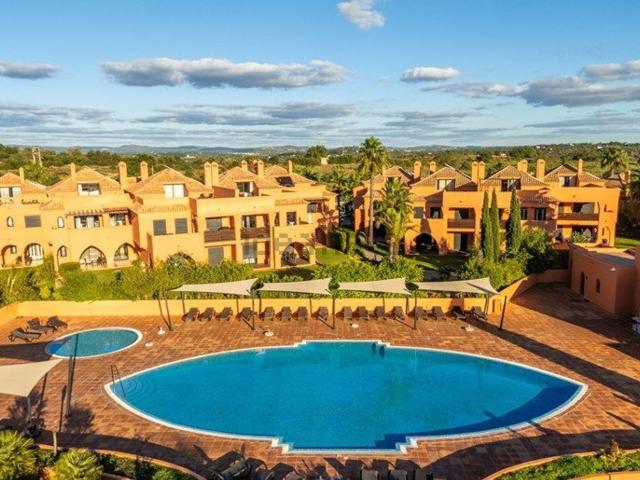 Apartamento, Pêra