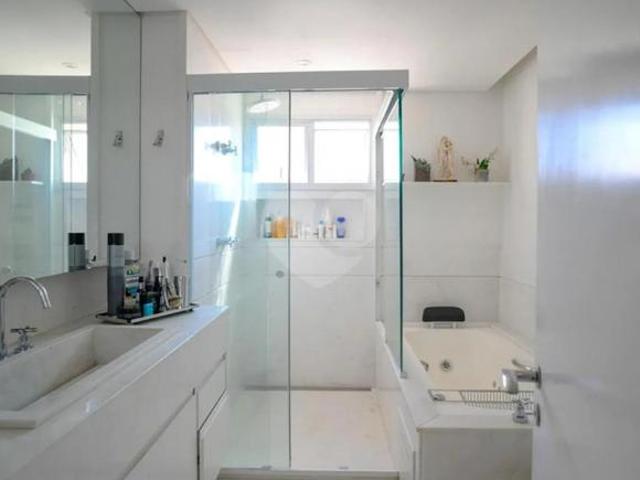 Apartamento Alto Padrão com 3 Suítes, Vista Livre e Lazer Completo na Aclimação