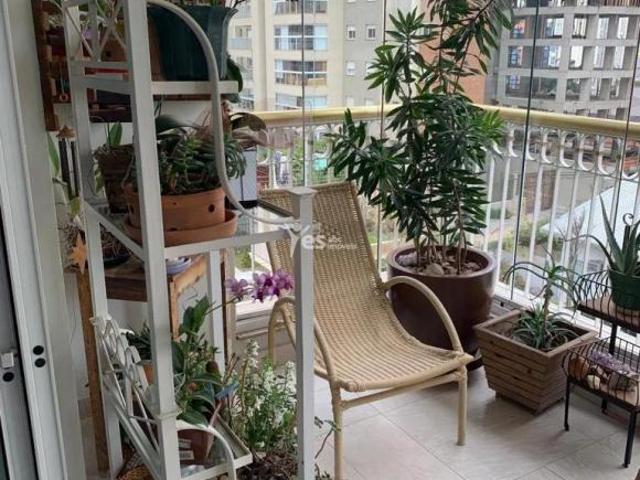 Apartamento alto padrão em condomínio, 03 dormitórios sendo 03 suítes, sacada go