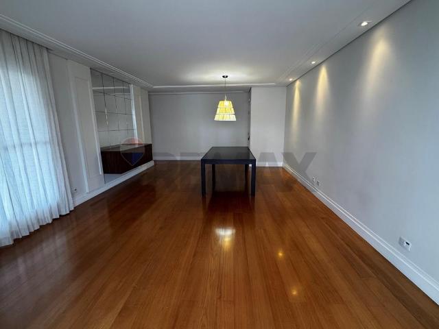 180 Área Útil Apartamento Alugar, 4 Dormitórios localizado em Vila Adyana, São José dos Campos, São Paulo, 12245320 | Brasil