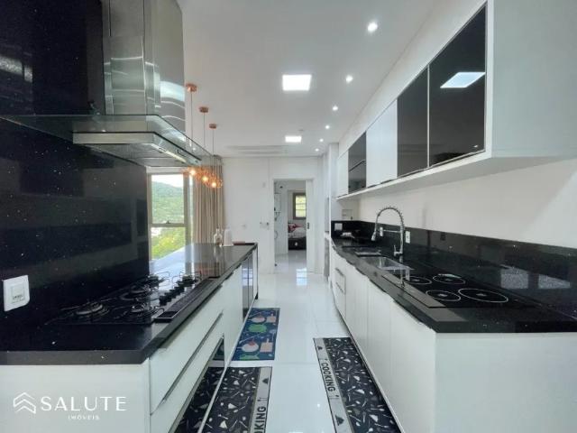 Apartamento aluguel anual 4 suítes Barra Sul
