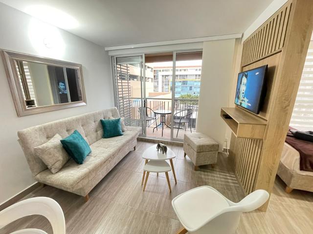 APARTAMENTO AMOBLADO en AVENIDA 19 NORTE para arriendo