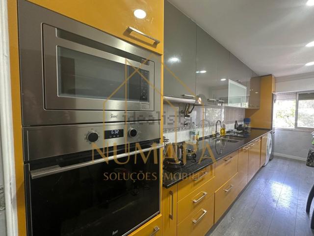Apartamento, Amora