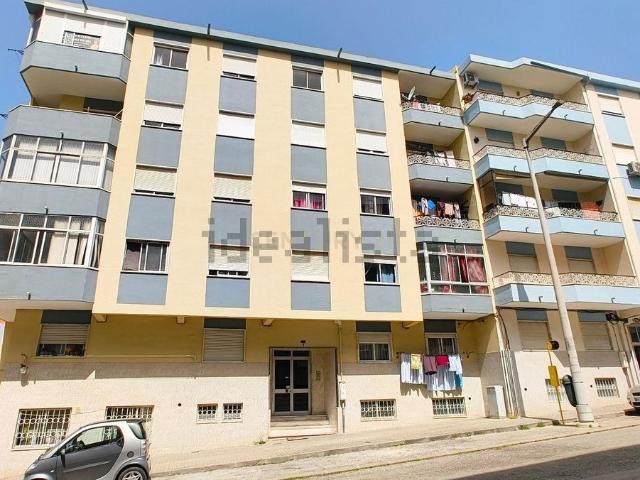 Apartamento, Amora