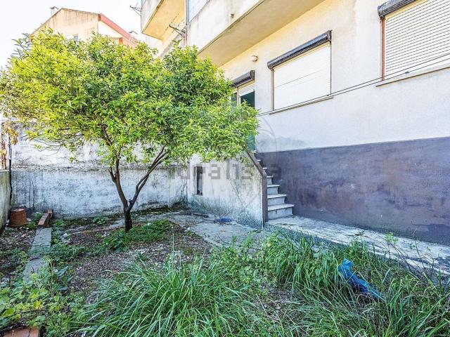 Apartamento, Amora