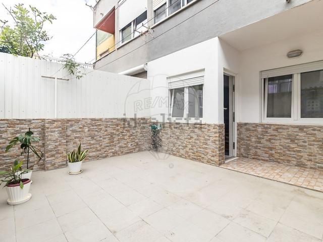 Apartamento, Amora