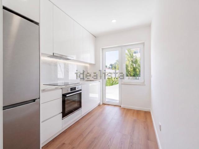 Apartamento, Amora