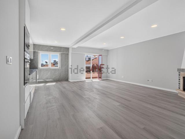 Apartamento, Amora