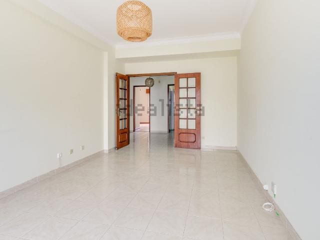 Apartamento, Amora