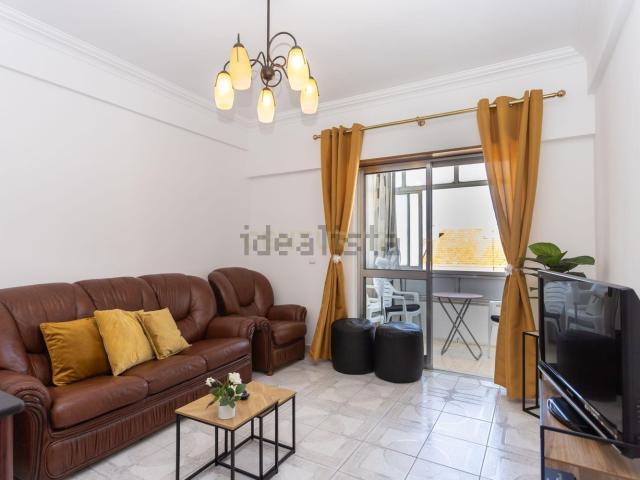 Apartamento, Amora
