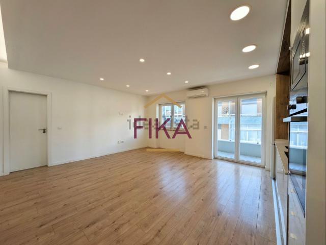 Apartamento, Amora