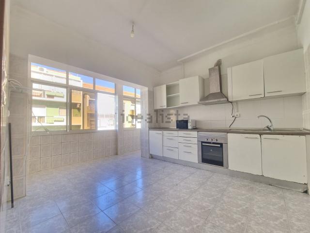 Apartamento, Amora