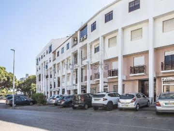 Apartamento, Amora