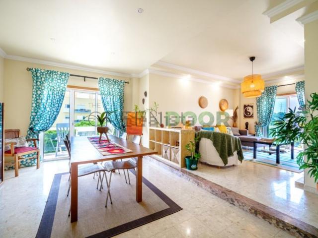 Apartamento, Amora