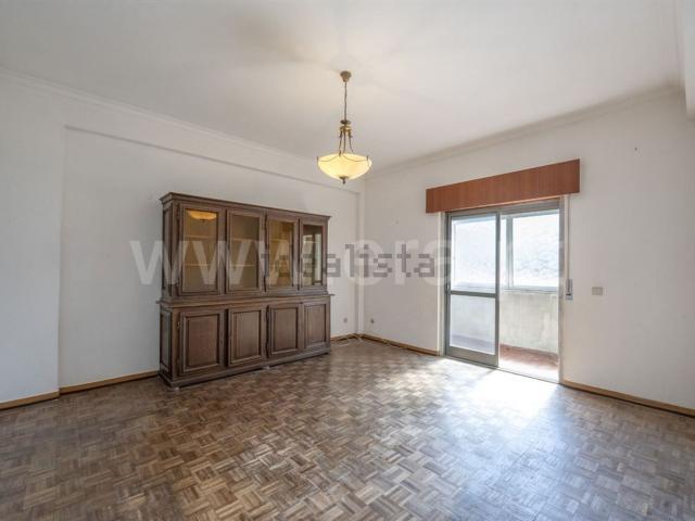 Apartamento, Amora