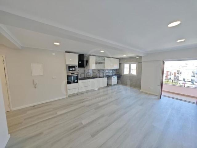 Apartamento, Amora