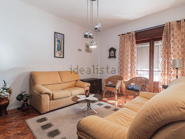 Apartamento, Amora