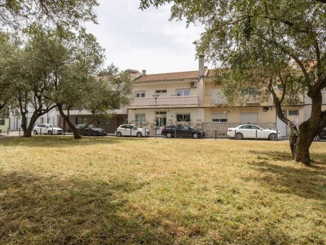 Apartamento, Amora
