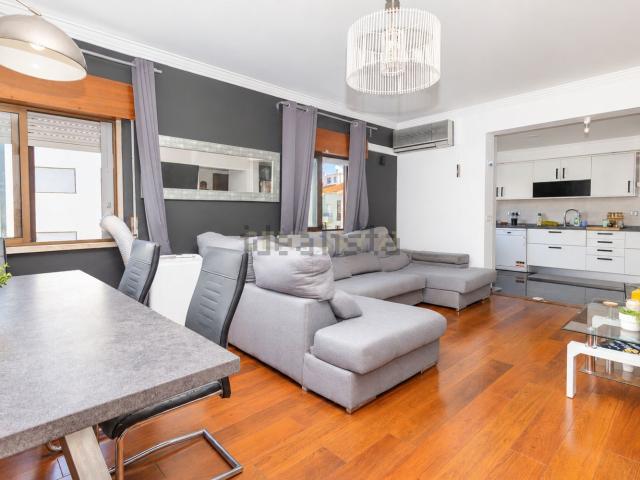 Apartamento, Amora