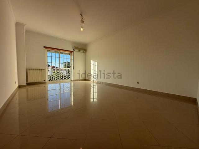 Apartamento, Amora