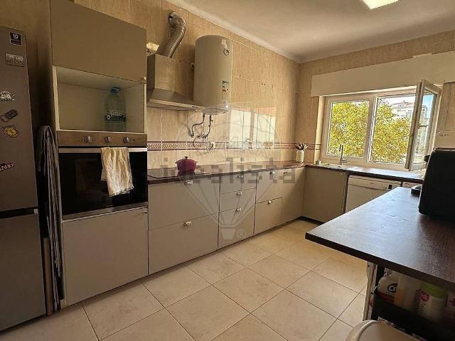 Apartamento, Amora