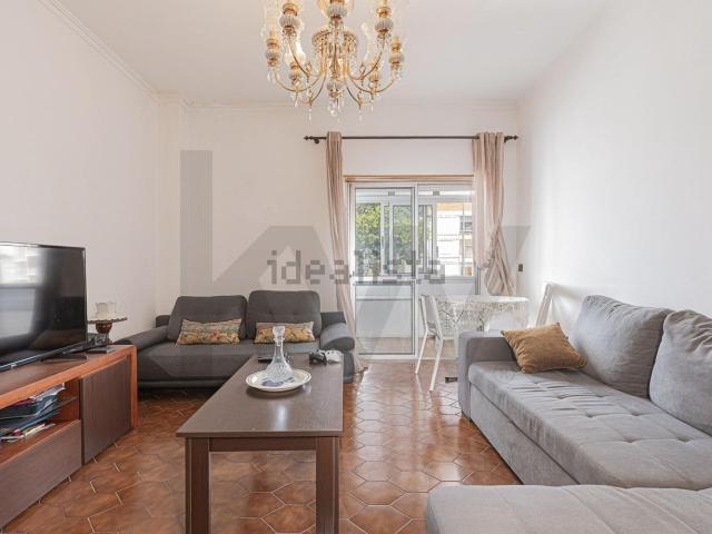 Apartamento, Amora