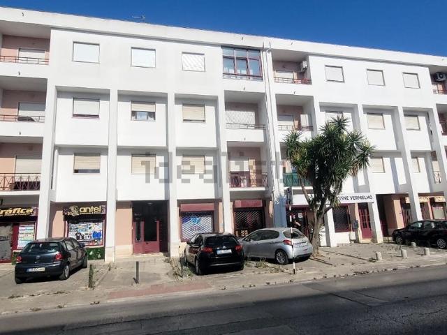 Apartamento, Amora