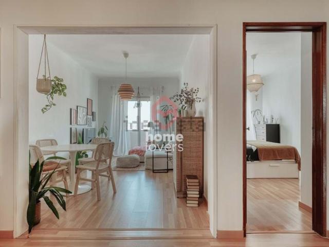 Apartamento, Amora