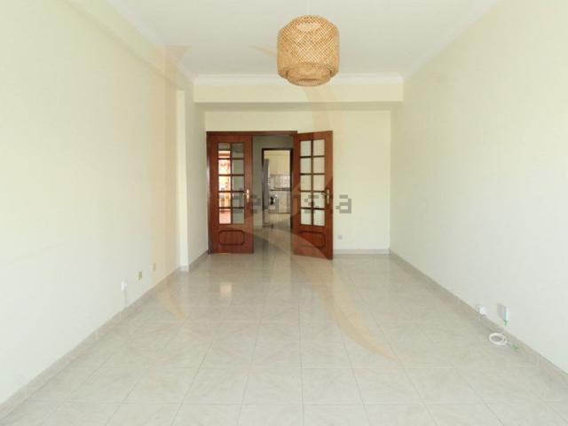 Apartamento, Amora