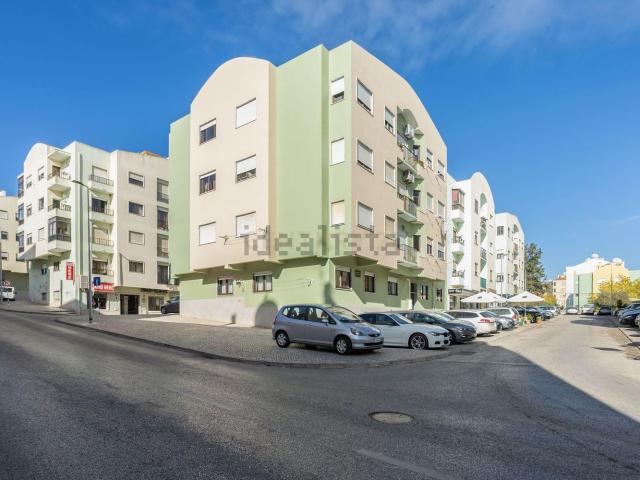 Apartamento, Amora