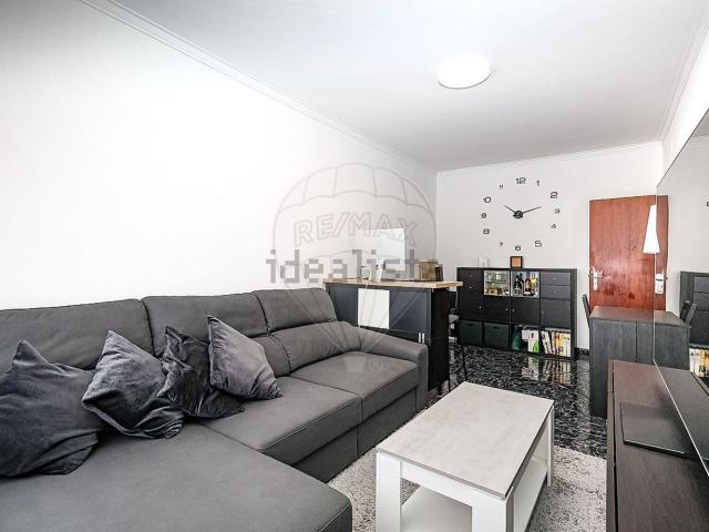 Apartamento, Amora