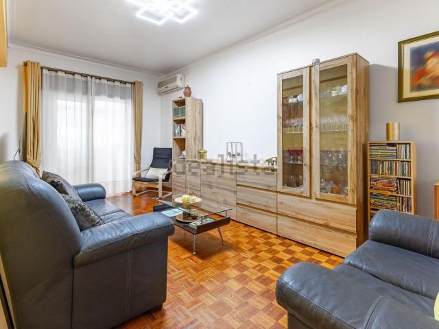 Apartamento, Amora