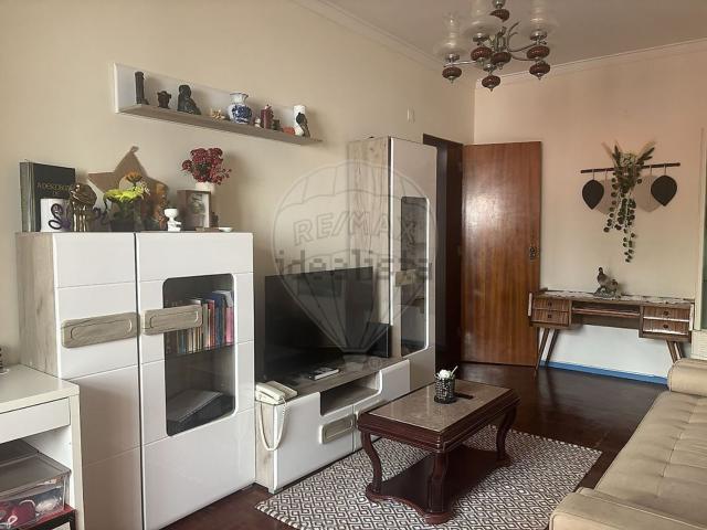 Apartamento, Amora