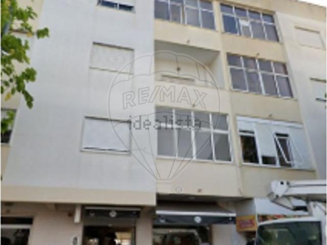 Apartamento, Amora