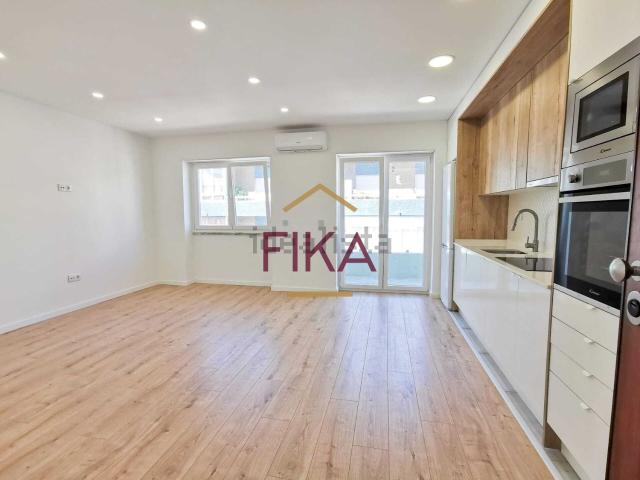 Apartamento, Amora