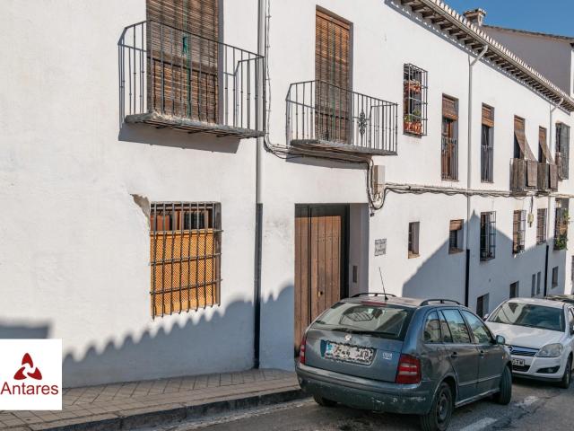 Apartamento amplio situado en casa corrala rehabilitada
