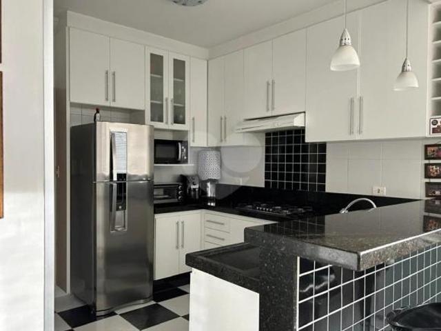 Apartamento amplo com 02 dormitórios, 01 suíte