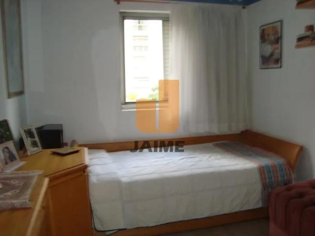 Apartamento amplo com 4 dormitórios sendo 1 suíte, 170 m2 bem distribuídos Higienópolis