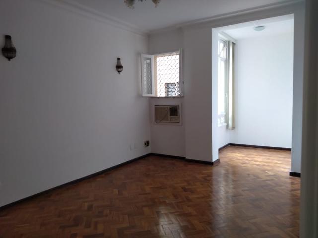 Apartamento amplo de 3 quartos com vaga e dependências completas