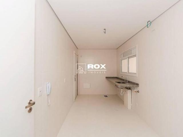 Apartamento amplo e novo, Face Norte, com 4 quartos, sendo 1 suíte, à venda no Bairro Campo Comprido